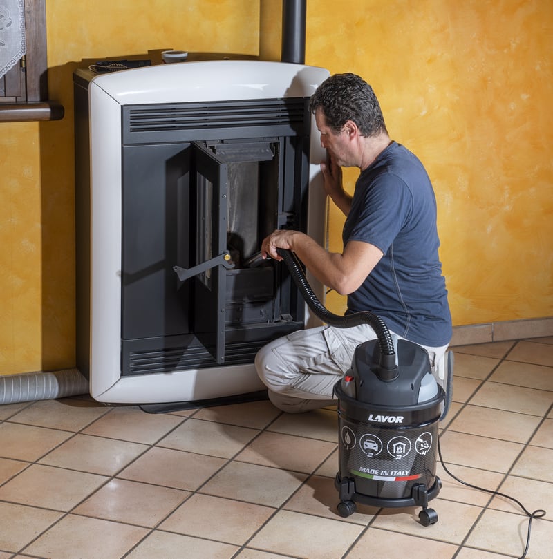 How to clean fireplaces and stoves with an ash vacuum cleaner